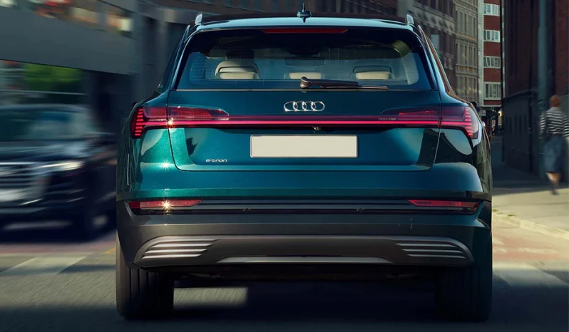 Audi e-tron full