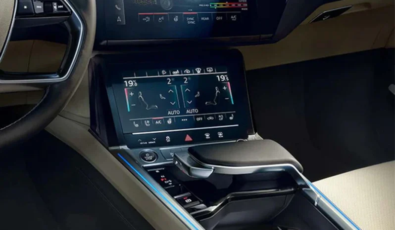 Audi e-tron full