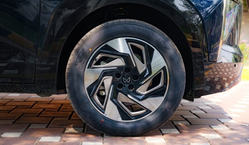 Mahindra XEV 9e full
